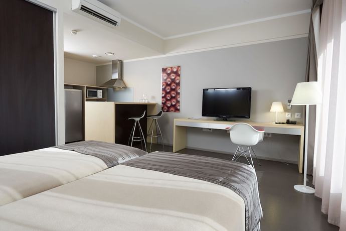 Imagen de la habitación del L'h&ocirc;tel Du Centre. Foto 16