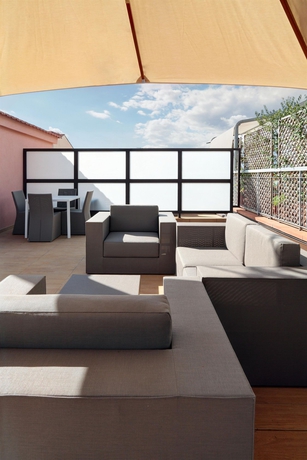 Imagen de los exteriores del Lhp Suite Firenze. Foto 12