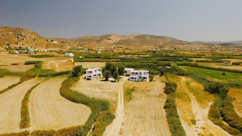 Imagen de los exteriores del Lianos Studios. Foto 12
