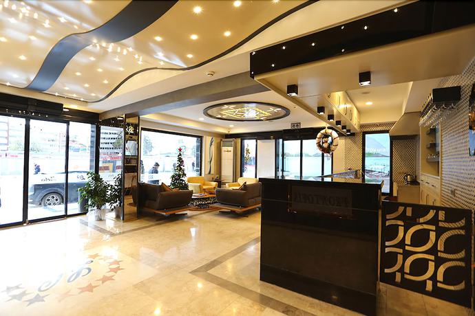 Imagen de los interiores del Life Corner Hotel. Foto 17