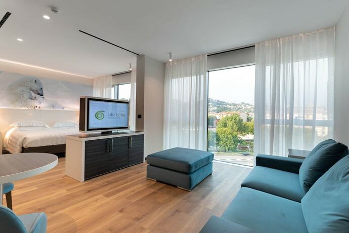 Imagen de la habitación del Life Hotel. Foto 15