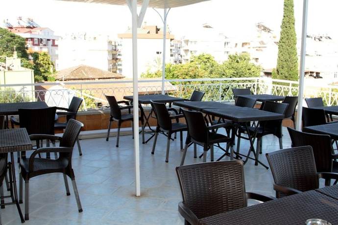 Imagen del bar/restaurante del Life Hotel. Foto 4