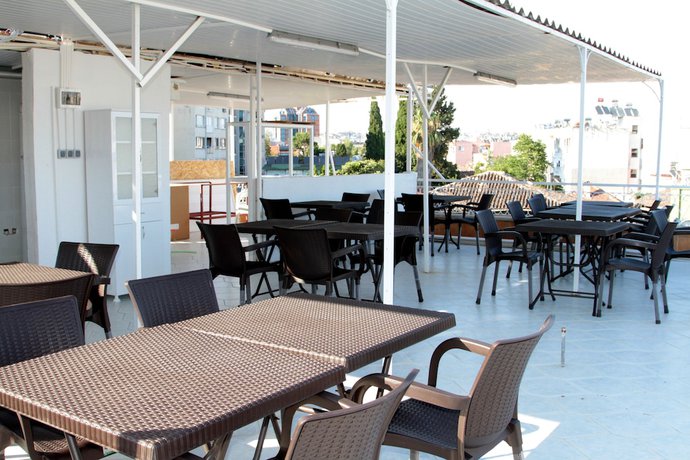 Imagen del bar/restaurante del Life Hotel. Foto 6