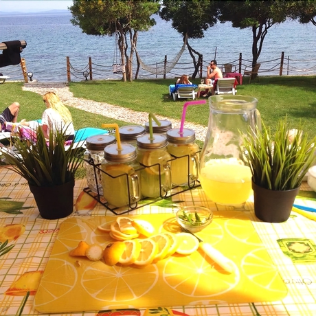 Imagen del bar/restaurante del Limonata Otel Assos. Foto 5