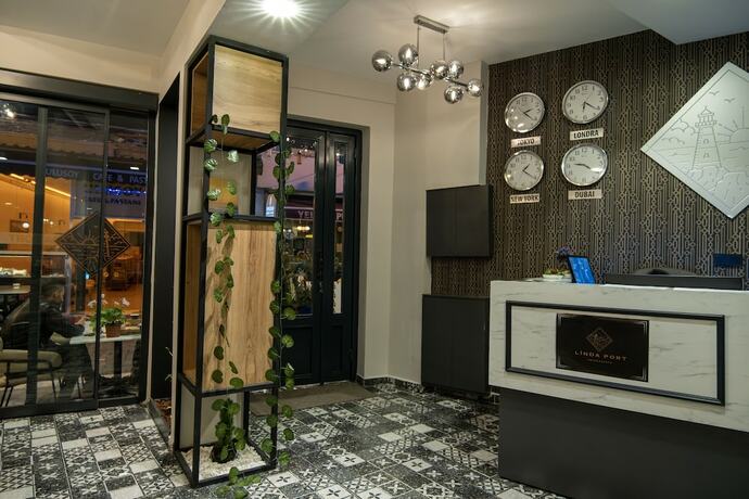 Imagen general del Linda Port Hotel. Foto 7