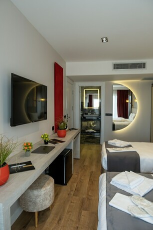 Imagen de la habitación del Linda Port Hotel. Foto 16