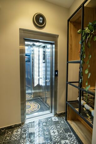 Imagen general del Linda Port Hotel. Foto 9