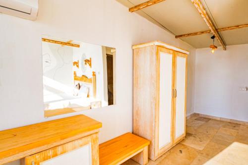 Imagen de la habitación del Lisia Sunset Hotel. Foto 16