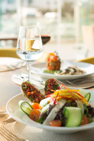 Imagen del bar/restaurante del Liv City Hotels. Foto 4