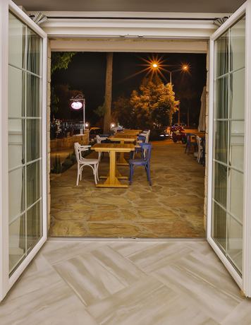 Imagen de los interiores del Livia Hotel. Foto 18
