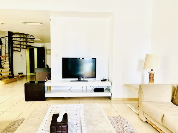 Imagen de los interiores del Living Room JBR. Foto 19