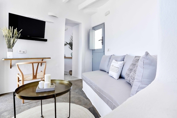 Imagen de la habitación del Living Theros Luxury Suites. Foto 7