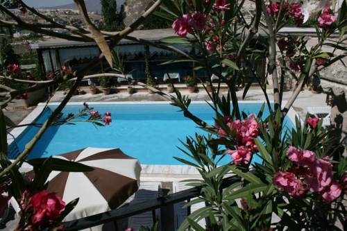 Imagen general del Local Cave House Hotel. Foto 2