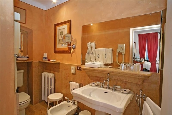 Imagen de la habitación del Locanda San Vigilio. Foto 14