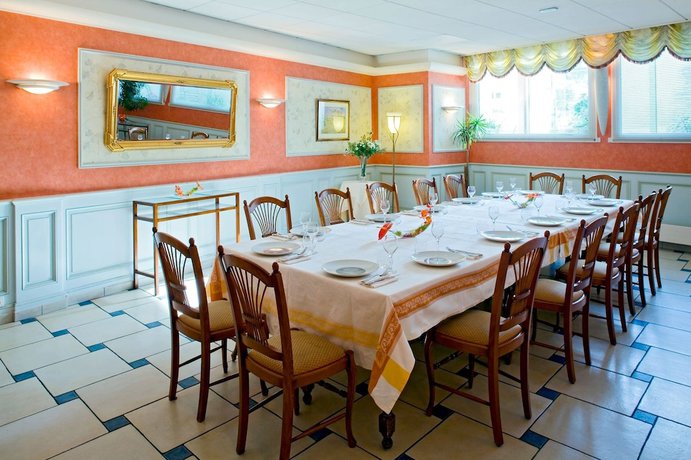 Imagen del bar/restaurante del Logis Au Relais Du Porhoet. Foto 3