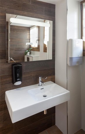 Imagen de la habitación del Logis Au Relais Du Porhoet. Foto 7