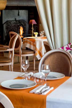 Imagen del bar/restaurante del Logis Au Relais Du Porhoet. Foto 4