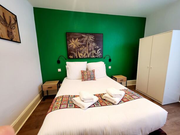 Imagen de la habitación del Logis H&ocirc;tel Belle Etoile Vichy. Foto 16