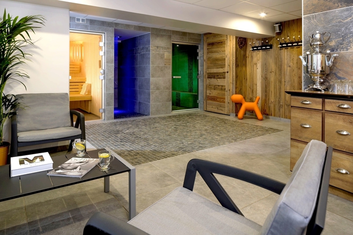 Imagen de los interiores del Logis H&ocirc;tel Christiania. Foto 9