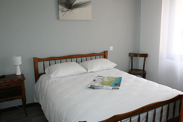 Imagen de la habitación del Logis Hôtel Le Fair Play. Foto 4