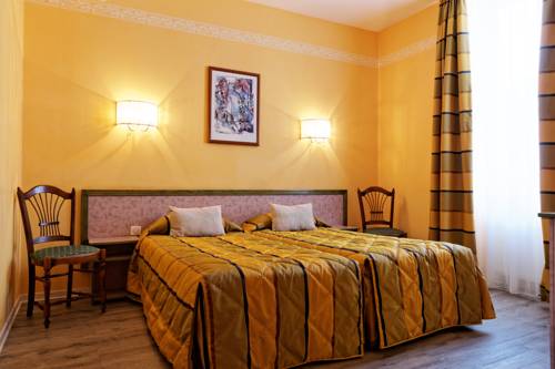 Imagen de la habitación del Logis H&ocirc;tel Restaurant La T&ecirc;te Noire. Foto 6