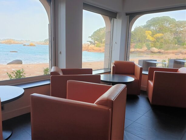Imagen general del Logis H&ocirc;tel Saint-Guirec et de la Plage. Foto 11