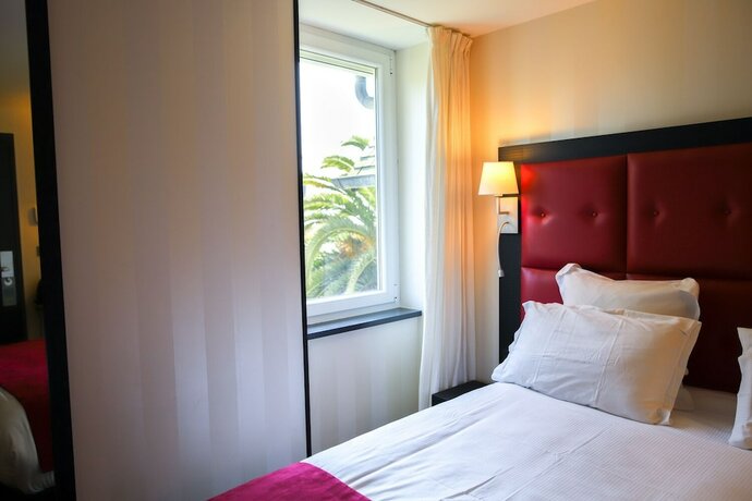 Imagen general del Logis H&ocirc;tel Saint-Guirec et de la Plage. Foto 12