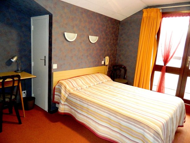 Imagen de la habitación del Logis H&ocirc;tel l\'Elanc&egrave;ze. Foto 6