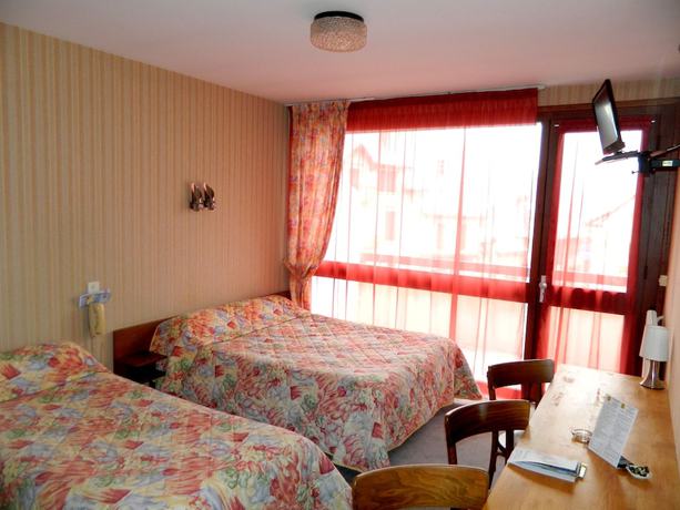 Imagen de la habitación del Logis H&ocirc;tel l\'Elanc&egrave;ze. Foto 10