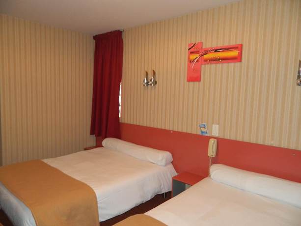 Imagen de la habitación del Logis H&ocirc;tel l\'Elanc&egrave;ze. Foto 11