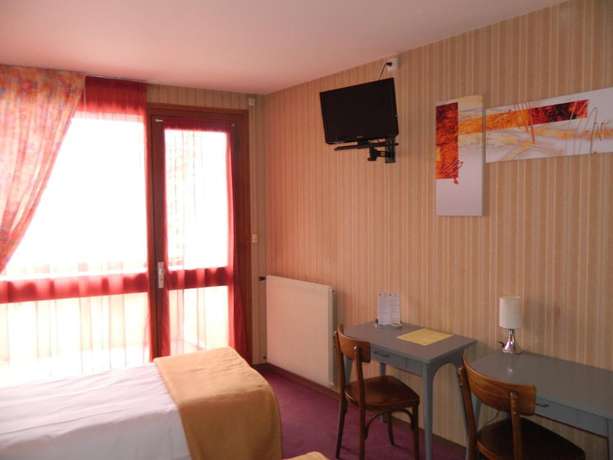Imagen de la habitación del Logis H&ocirc;tel l\'Elanc&egrave;ze. Foto 12