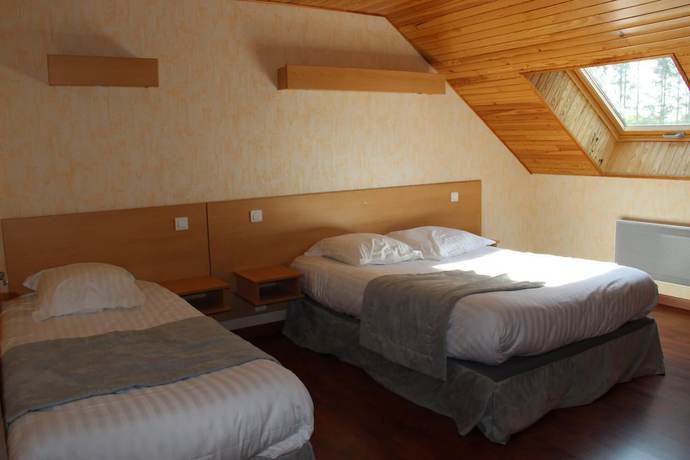 Imagen de la habitación del Logis Hôtel la Méridienne. Foto 5