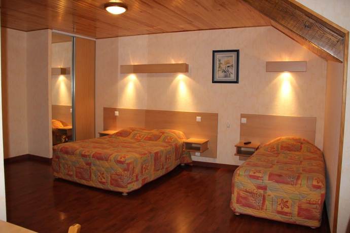 Imagen de la habitación del Logis Hôtel la Méridienne. Foto 6