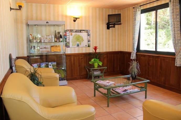 Imagen de los interiores del Logis Hôtel la Méridienne. Foto 19