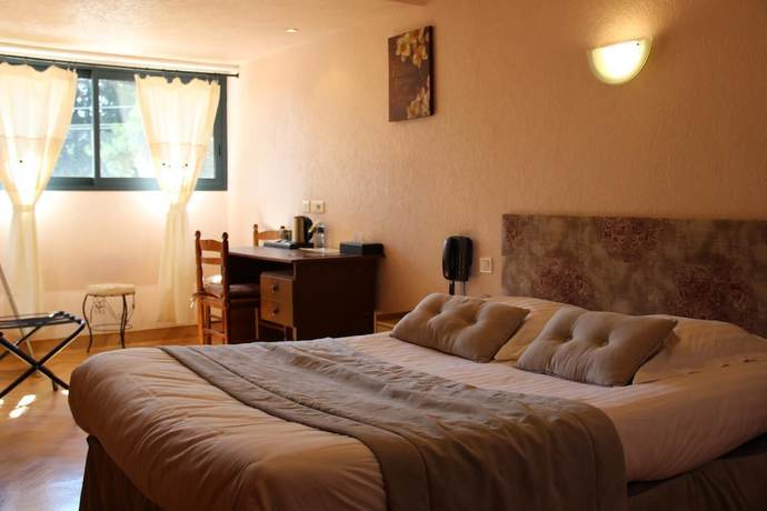 Imagen de la habitación del Logis Hôtel la Méridienne. Foto 11