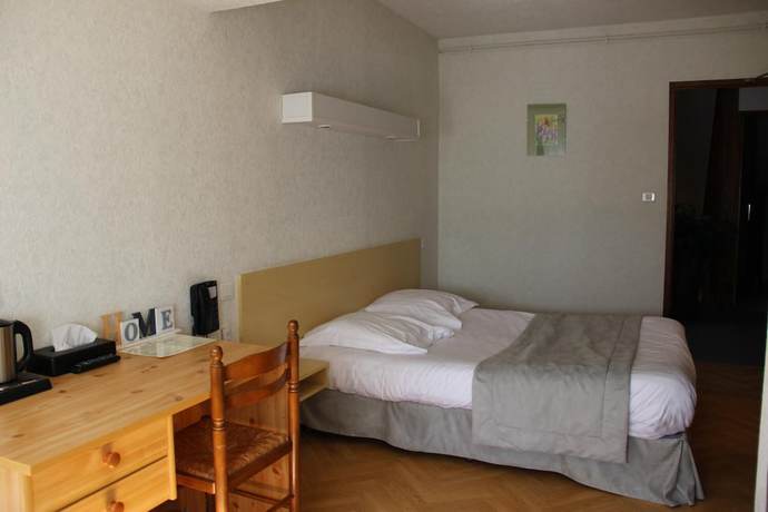 Imagen de la habitación del Logis Hôtel la Méridienne. Foto 13