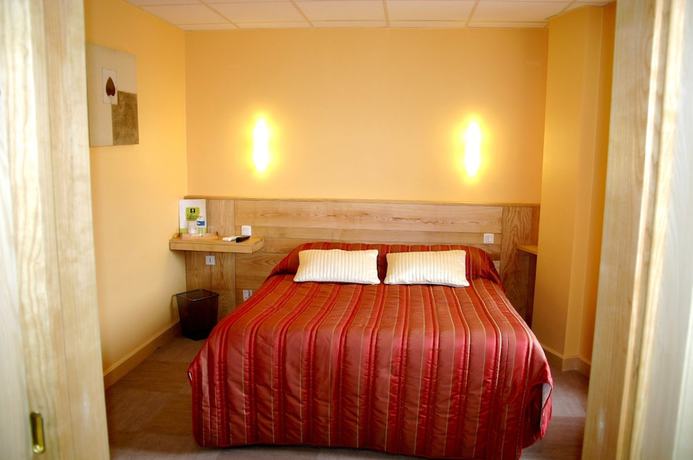 Imagen de la habitación del Logis Hotel Le Balcon. Foto 10