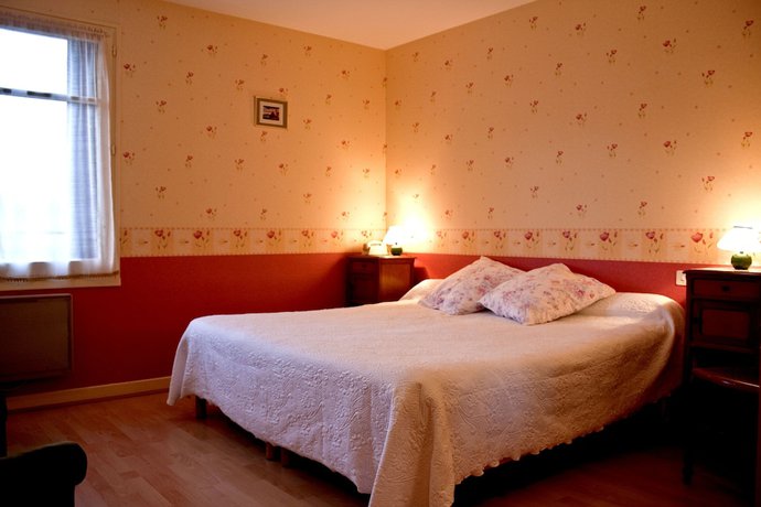 Imagen de la habitación del Logis Hotel Les Tilleuls. Foto 2