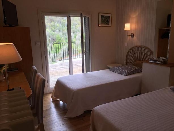 Imagen de la habitación del Logis Hotel Les Tilleuls. Foto 6