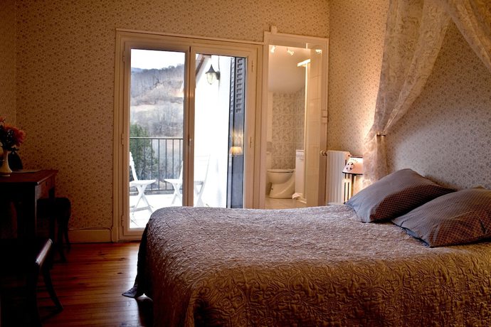 Imagen de la habitación del Logis Hotel Les Tilleuls. Foto 12