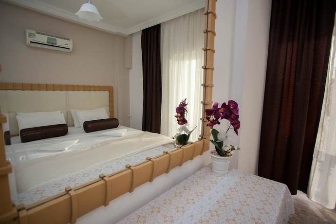 Imagen de la habitación del London Hotel, FETHIYE. Foto 4