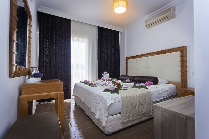 Imagen de la habitación del London Hotel, FETHIYE. Foto 8