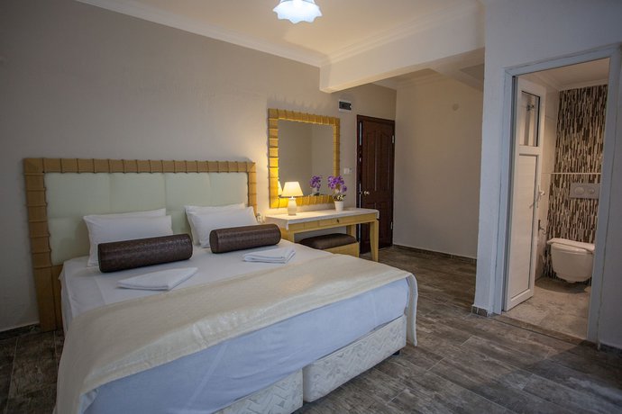 Imagen de la habitación del London Hotel, FETHIYE. Foto 11