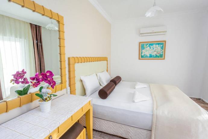 Imagen de la habitación del London Hotel, FETHIYE. Foto 14