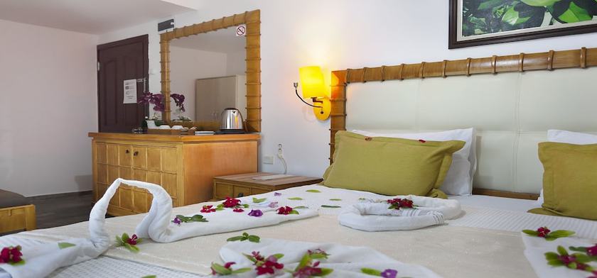 Imagen de la habitación del London Hotel, FETHIYE. Foto 19
