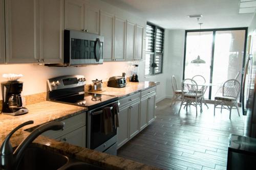 Imagen de la habitación del Longboat Bay Club. Foto 16