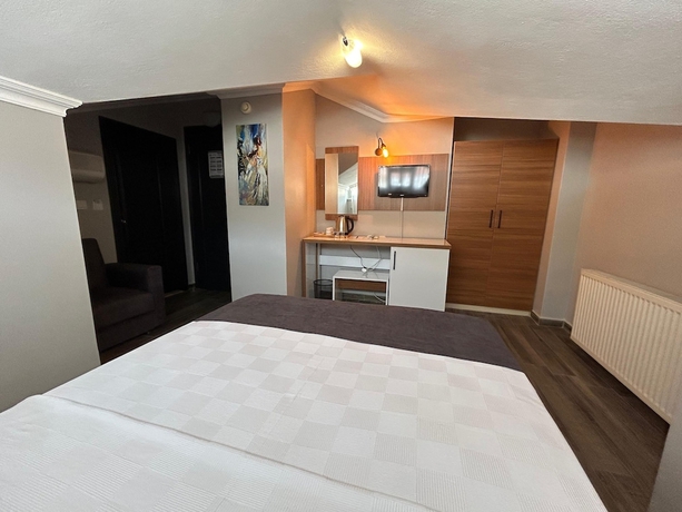 Imagen de la habitación del Lopera Beach Hotel. Foto 4