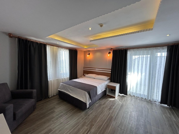 Imagen de la habitación del Lopera Beach Hotel. Foto 10