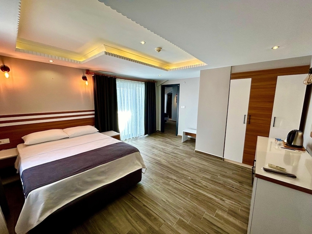 Imagen de la habitación del Lopera Beach Hotel. Foto 11