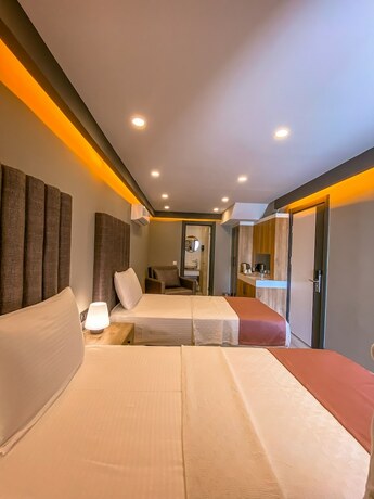 Imagen general del L\'opera Deluxe Hotel. Foto 4